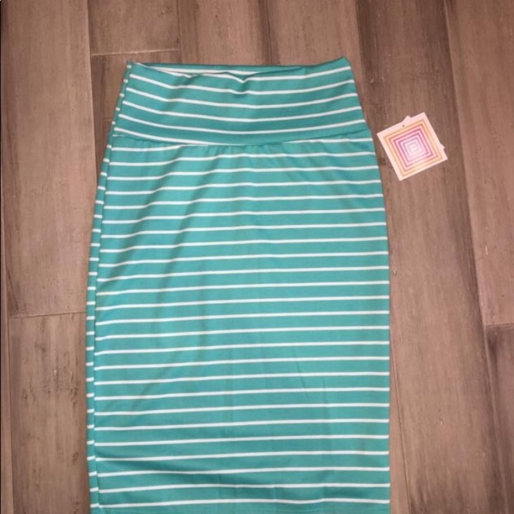 LuLaRoe Cassie Skirt Sz S, new with tags